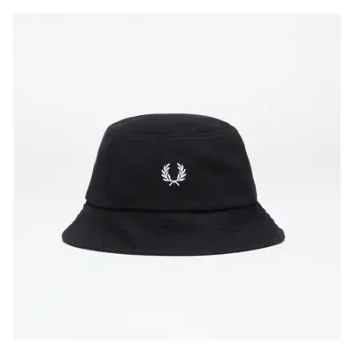 Klobouk FRED PERRY Pique Bucket Hat Black/ Snow white