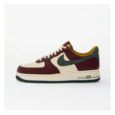 Tenisky Nike Air Force 07 Lv8 Coconut Milk/ Vintage Green-Dark Team Red EUR