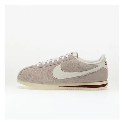 Tenisky Nike Cortez Se College Grey/ Sail-Dark Team Red EUR