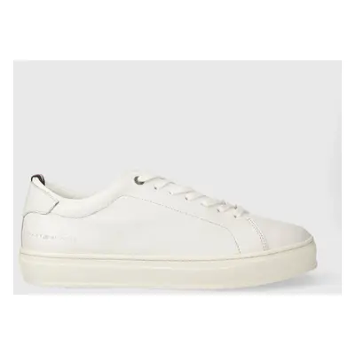 Kožené sneakers boty Tommy Hilfiger PREMIUM CUPSOLE GRAINED LTH bílá barva, FM0FM04893