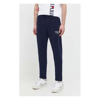 Bavlněné tepláky Tommy Jeans tmavomodrá barva, s potiskem, DM0DM18357