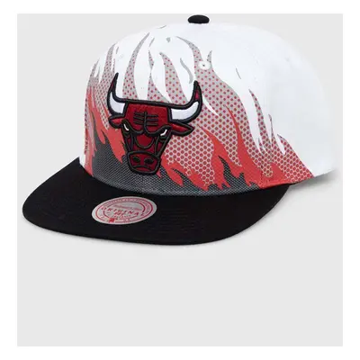 Bavlněná baseballová čepice Mitchell&Ness CHICAGO BULLS bílá barva