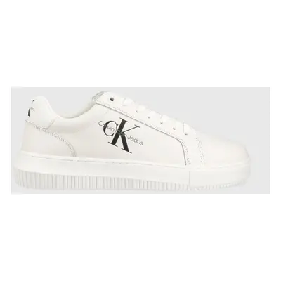 Kožené sneakers boty Calvin Klein Jeans CHUNKY CUPSOLE MONOLOGO bílá barva, YM0YM00681