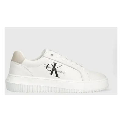 Kožené sneakers boty Calvin Klein Jeans CHUNKY CUPSOLE MONO LTH WN bílá barva, YW0YW00823