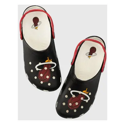 Pantofle Crocs NBA Miami Classic Clog černá barva, 208861