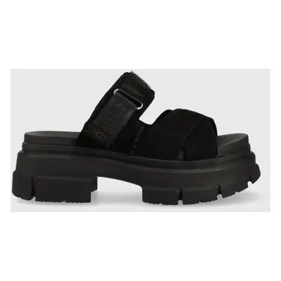 Semišové pantofle UGG Ashton Slide dámské, černá barva, na platformě, 1136765