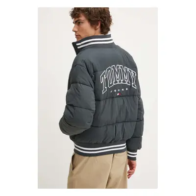 Bomber bunda Tommy Jeans šedá barva, zimní, oversize, DM0DM19640