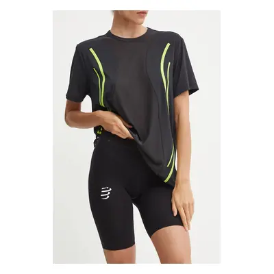 Běžecké šortky Compressport Run Under Control černá barva, s potiskem, medium waist, AW00009B