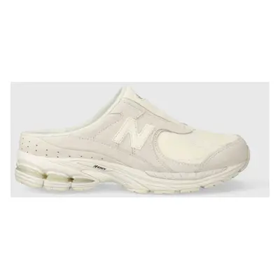 Pantofle New Balance M2002RMQ bílá barva