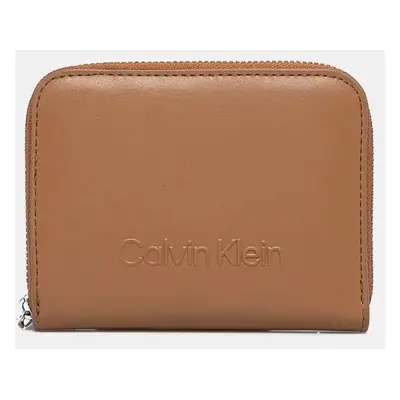 Peněženka Calvin Klein hnědá barva, K60K612437