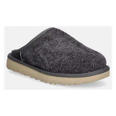 Semišové papuče UGG Classic Slip-On Shaggy Suede šedá barva, 1153104-DGRY