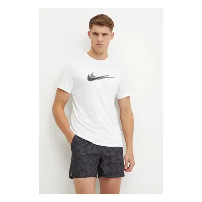 Sportovní triko Nike Stacked Swoosh bílá barva, s potiskem, NESSE512