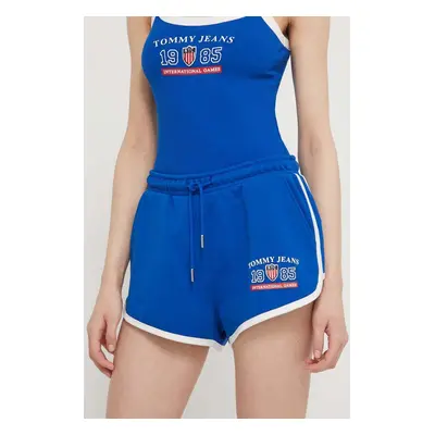 Bavlněné šortky Tommy Jeans Archive Games s potiskem, medium waist, DW0DW18540