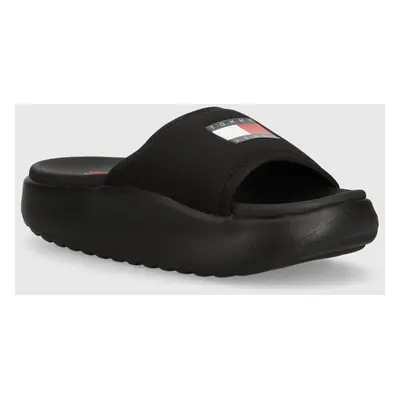 Pantofle Tommy Jeans TJW CHUNKY POOL SLIDE dámské, černá barva, na platformě, EN0EN02448