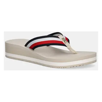 Žabky Tommy Hilfiger TH CORP MID WEDGE BEACH SANDAL dámské, béžová barva, na klínku, FW0FW08517