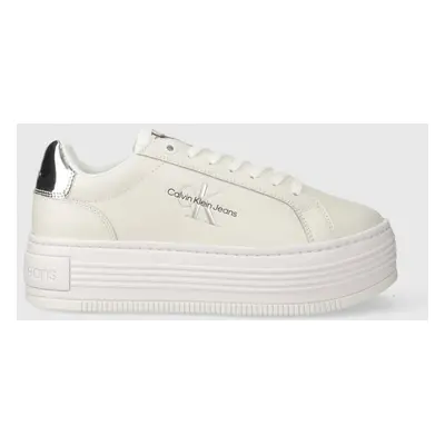 Kožené sneakers boty Calvin Klein Jeans BOLD PLATF LOW LACE LTH ML MET bílá barva, YW0YW01457