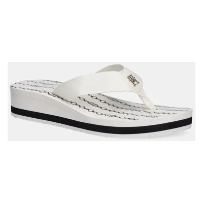 Žabky Tommy Hilfiger IM TH CHAINPRINT MIDWEDGE SANDAL dámské, bílá barva, na klínku, FW0FW08527