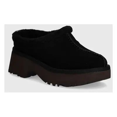 Semišové papuče UGG New Heights Cozy Clog černá barva, 1162510-BLK