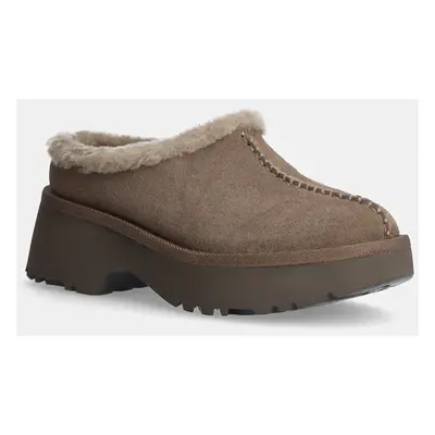 Semišové papuče UGG New Heights Cozy Clog hnědá barva, 1162510-HCK