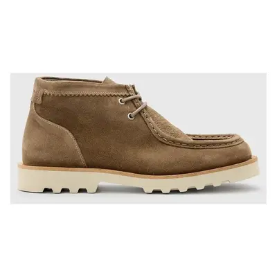 Semišové boty AllSaints Skiff Suede Boot pánské, šedá barva, M015FC