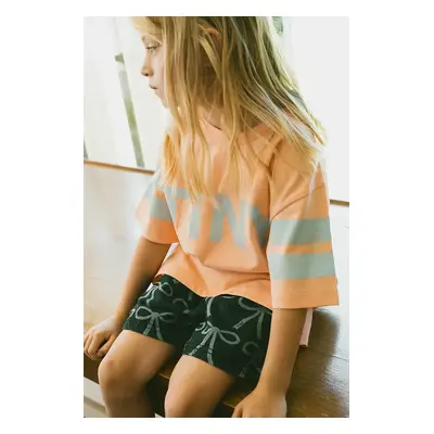 Dětské bavlněné tričko Tinycottons STRIPES LOGO TEE oranžová barva, s potiskem, SS25-137