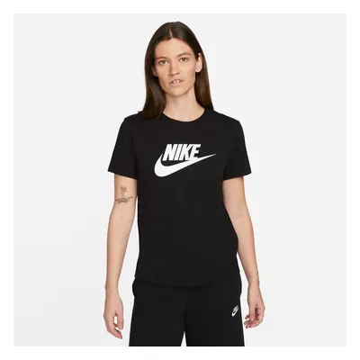 Nike Sportswear Essentials