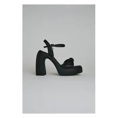 Sandále karl lagerfeld buckle strap sandal black pu