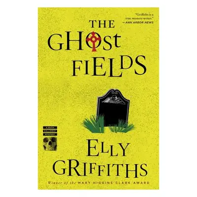 "The Ghost Fields, 7" - "" ("Griffiths Elly")(Paperback)