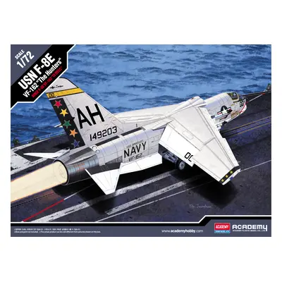 Model Kit letadlo 12521 - USN F-8E VF-162 "The Hunters" (1:72)