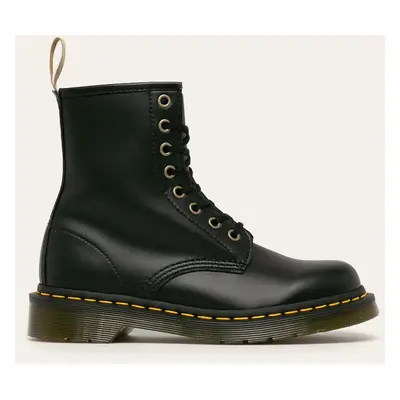 Farmářky Dr. Martens Vegan 1460 dámské, černá barva, na plochém podpatku