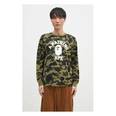 Bavlněné tričko s dlouhým rukávem A Bathing Ape 1ST CAMO COLLEGE LONGSLEEVE TEE zelená barva, 1K