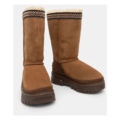 Sněhule UGG Classic Tall Trailgazer hnědá barva, 1158323-CHE