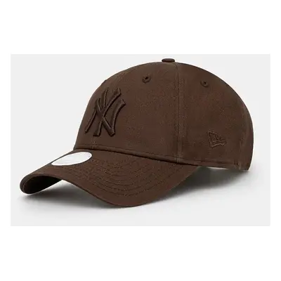 Bavlněná baseballová čepice New Era ESSENTIAL 9FORTY® NEW YORK YANKEES hnědá barva, 60471462