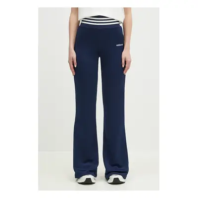 Tepláky adidas Originals FLARED PANTS tmavomodrá barva, s aplikací, JC7688