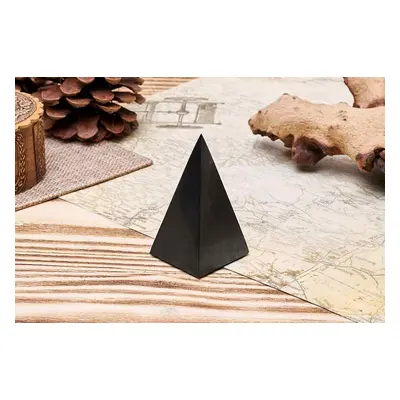 Šungitová pyramida jehlan, 6 cm neleštěná