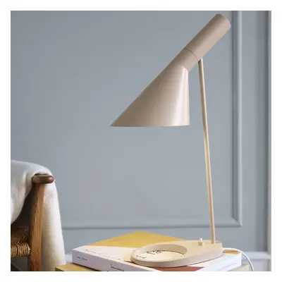 Louis Poulsen Designová stolní lampa Louis Poulsen AJ sand