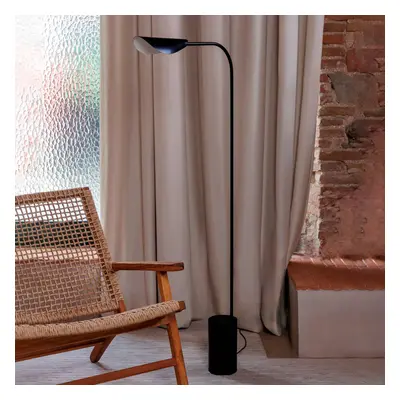 FARO BARCELONA Stojací lampa Liggera, černá, ocel, výška 138,3 cm