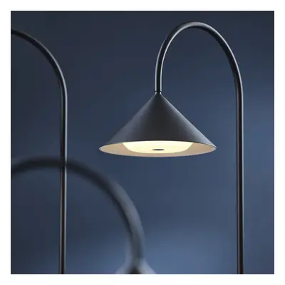 FRANDSEN FRANDSEN LED stojací lampa Grasp, černá, výška 72 cm, kovová