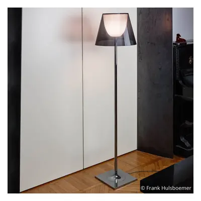 FLOS Stojací lampa FLOS KTribe F2, kouřově šedá