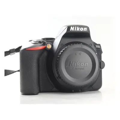 Nikon D5600 Top