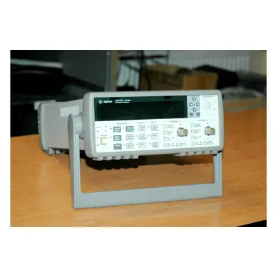 Agilent 53131A univerzální čítač 225 Mhz