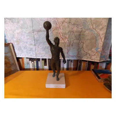 Socha Basketbalista Košíková 37 cm styl 50. léta