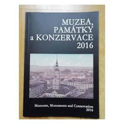 Muzea památky a konzervace 100 ks knihy šaty svícny