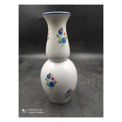 Stará porcelánová váza značená. 22x9 cm (20415)