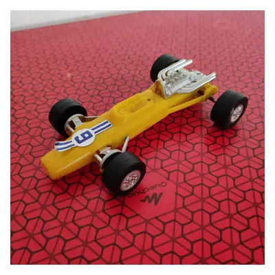 Plastový Ford Lotus F1 - Smer (SH4)