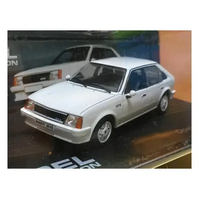 Opel Kadett D Gt/e bílý - 1/43 Ixo Altaya (B5-2)