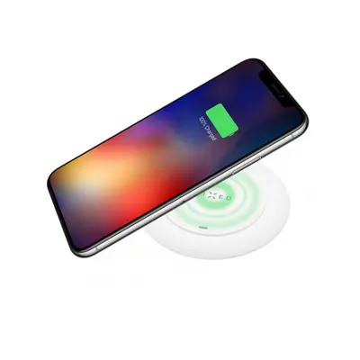 Podložka pro rychlé bezdrátové nabíjení telefonu FIXED Pad, 10W, bílá