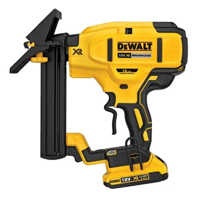 DCN682D2 DEWALT AKU 18V BEZUHLÍKOVÁ PODLAHÁŘSKÁ SPONKOVAČKA, 2 X 2,0AH BATERIE XR LI-ION, NABÍJE