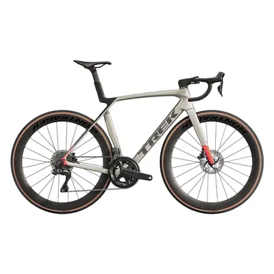 Trek Madone SL 7 Gen 8 2025 šedá