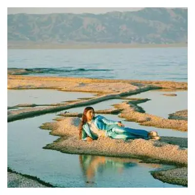 CD Weyes Blood: Front Row Seat To Earth